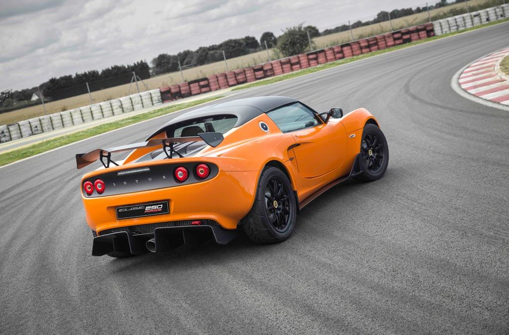 De Elise Race 250 wil graag uitgelaten worden…..